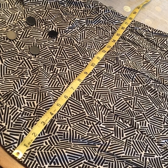 LOFT Geometric Top With Button Detail Small - Picture 5 of 6